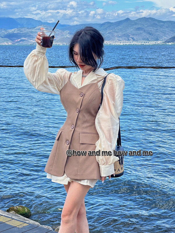 New in early autumn! [ HOW AND ME Cheng Xi] Niche design lady's shirt + simple camisole suit 5055# CQW