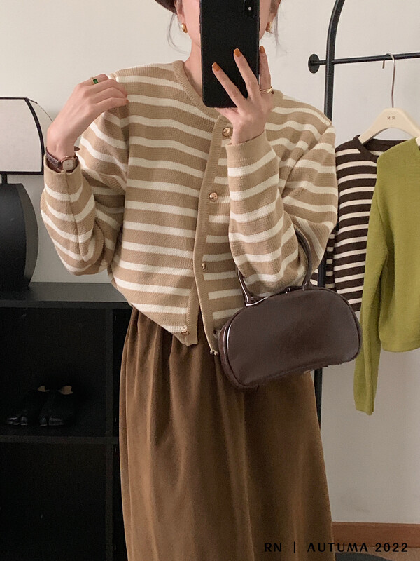 New in autumn! [R N] Korean style slimming and versatile striped knitted cardigan 82221# L