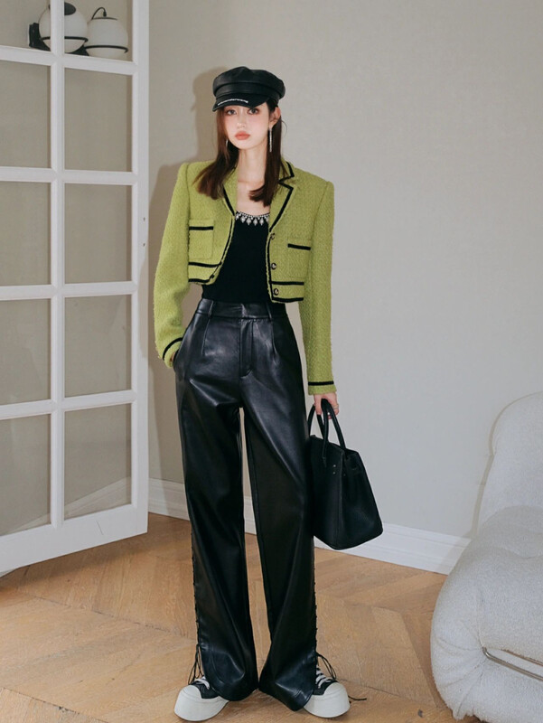 [ALALA EMELIA] Niche Haute Couture Suit Collar Design Small Fragrant Green Edge Short Top Short Jacket S1939