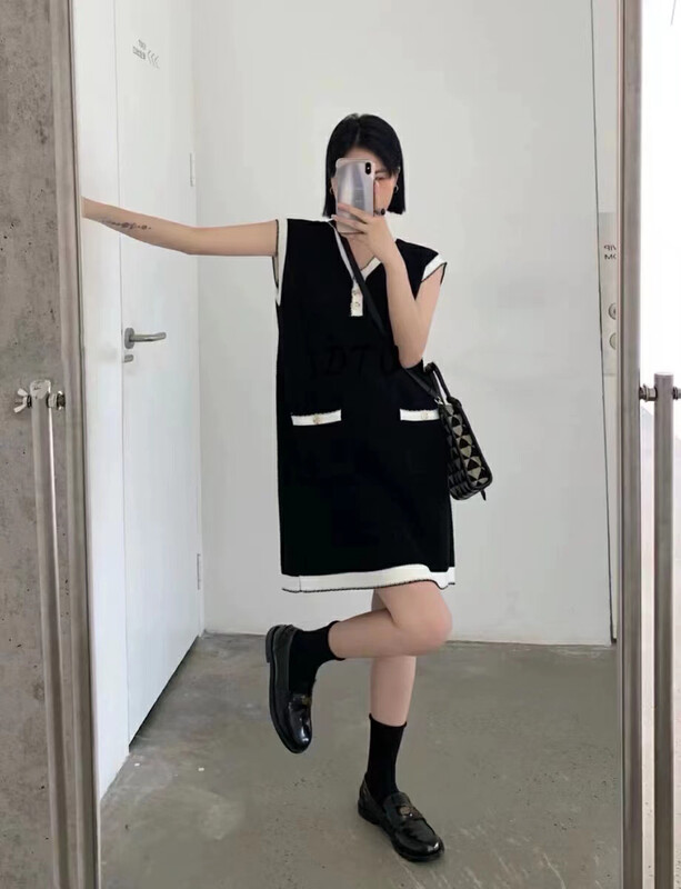 【RAINBOW】Sleeveless Vest Skirt Knit Sweater (Simple and Atmospheric) 9376# FHX