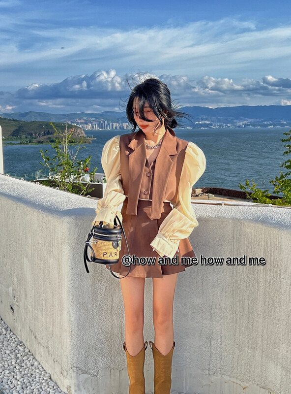 New in early autumn! [ HOW AND ME Cheng Xi] Sense of stitching shirt short jacket + age-reducing all-match A-line skirt suit 5036# LSL