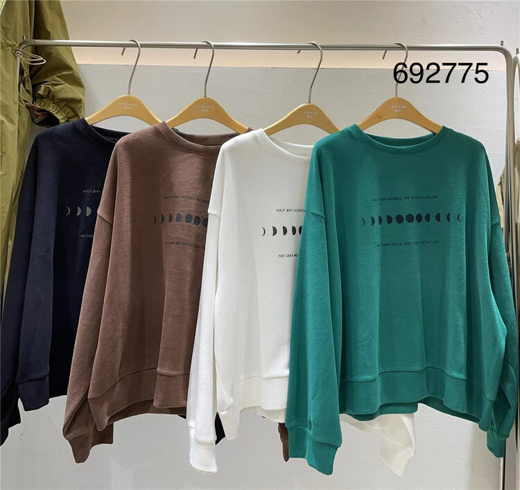 New in autumn! [TWENTY printed wood] letter comfortable all-match sweater 692775# L