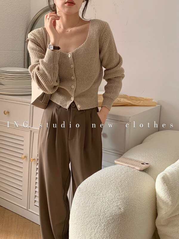 【ING】Early autumn round neck solid color single-breasted knitted sweater w3658