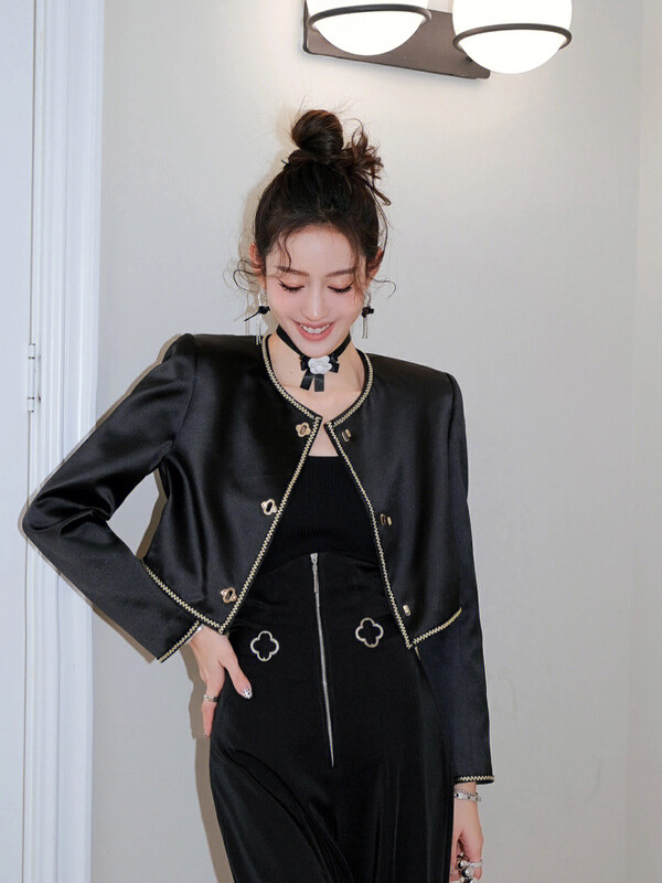 [ALALA EMELIA] Niche Haute Couture Small Fragrance Black Covered Satin Patchwork Short Jacket S2129