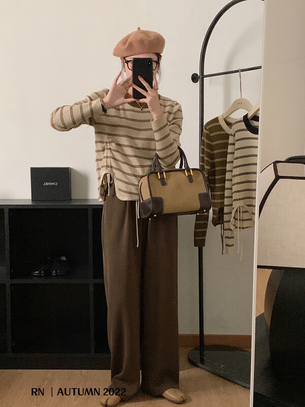 Autumn is new! [R N] Korean version of the contrast color round neck striped niche all-match knitted sweater 82139# L