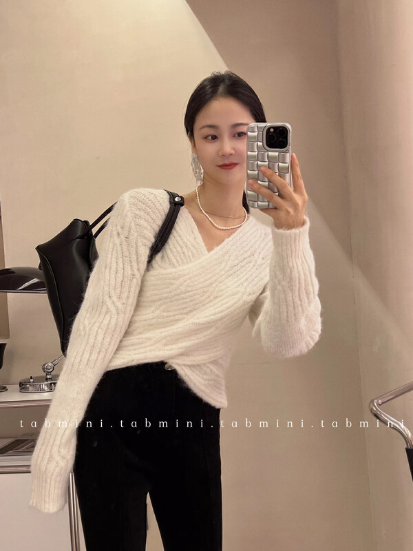 New in autumn! [TABMINI] Simple and versatile V-neck warm sweater Q15250-A# WPL