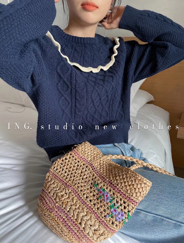 【ING】Wave lace round neck twist knitted sweater w3637