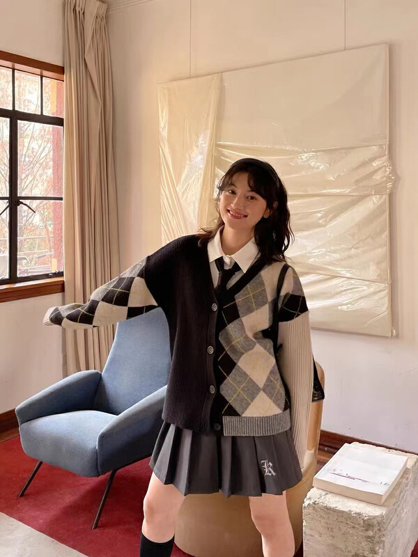 New in autumn! [JULIA] Fashionable all-match rhombus colorblock knitted cardigan 5025# PCZ