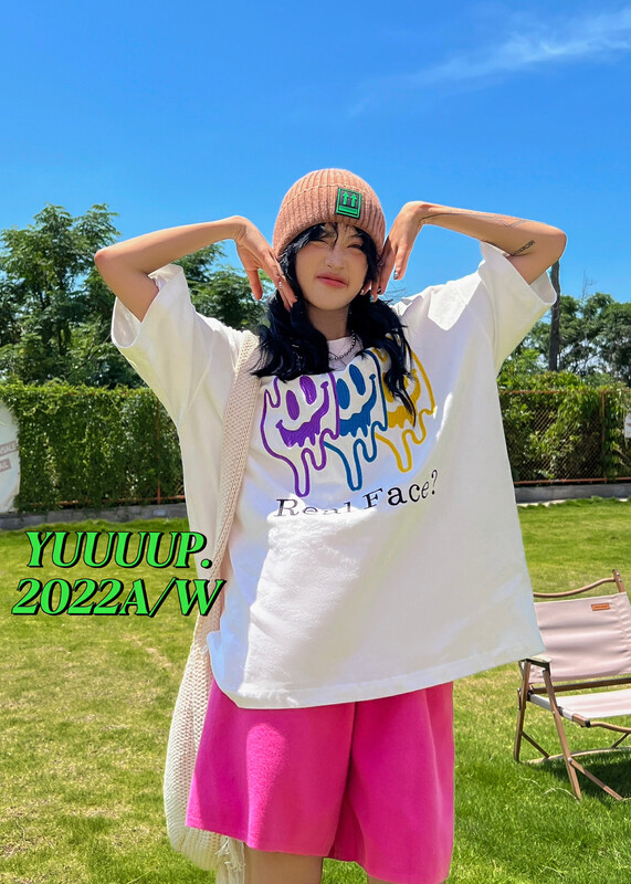 [FISH YU] Smiley high-density embroidered autumn and winter brushed short-sleeved T-shirt 622503