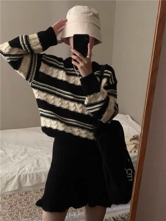 New in autumn!【SUSAN】Lazy Striped Loose Casual Warm Sweater 81782# LSW