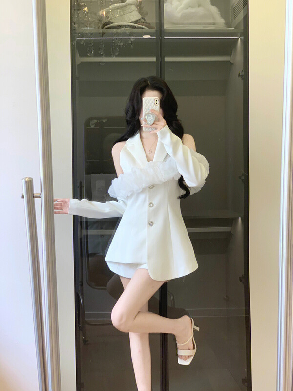 【ALALA EMELIA】Nice Haute Couture Small Fragrance Fake Two-Piece Ruffled Off-Shoulder Waist Dress L1801A
