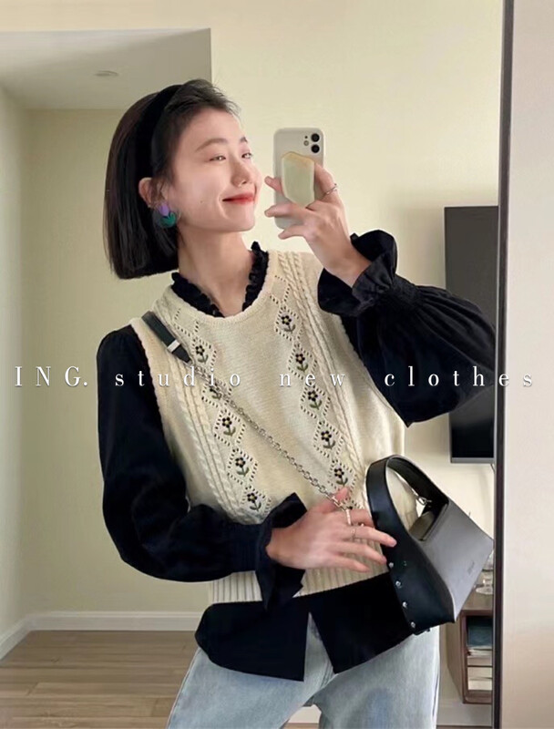 【ING】Korean style loose waistcoat small flower knitted vest w3608