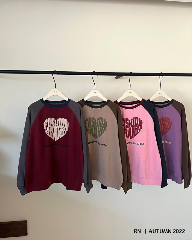 New in autumn! [R N] Korean version of the letters contrast color round neck long-sleeved lazy sweater 83109# L