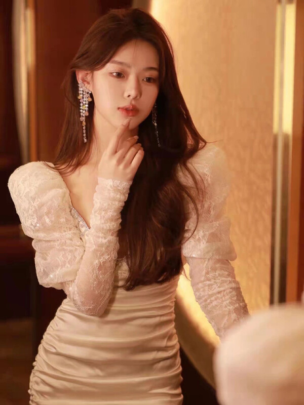 [ALALA EMELIA] Niche haute couture ladies stitching lace satin nails drill slim dress L1975