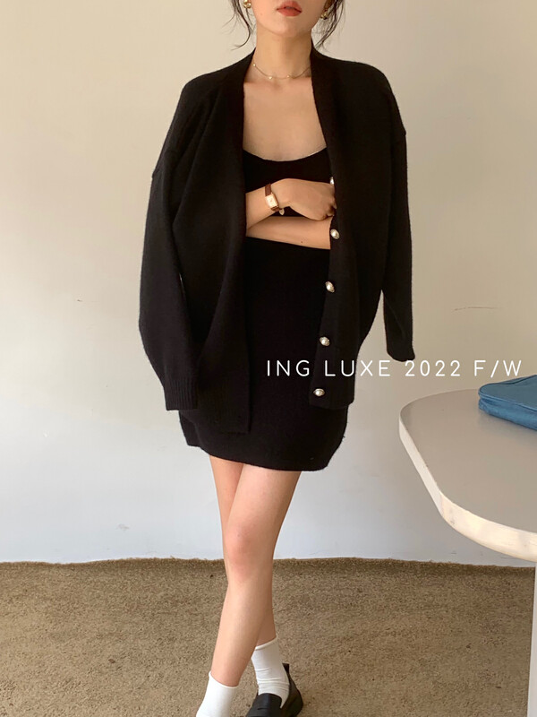 【ING】Korean version of soft waxy cardigan with hip skirt suit w3755