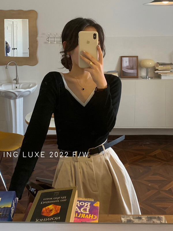 【ING】French retro big neckline niche knitted sweater w3683
