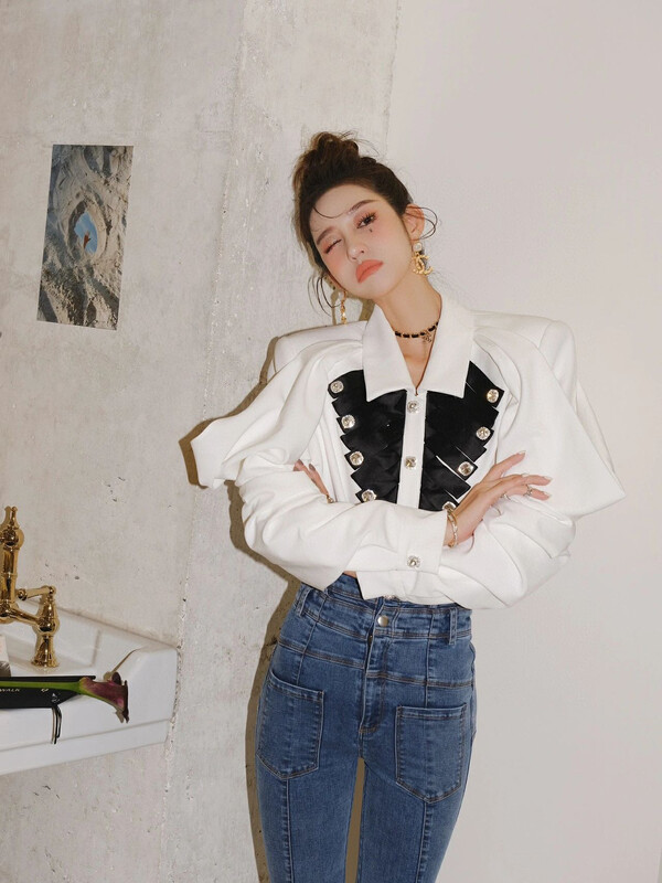 [ALALA EMELIA] Niche Haute Couture White Lapel Leather Design Heavy Industry Drill Button Shirt S2076