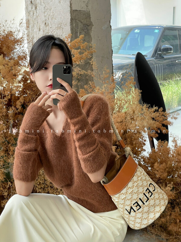 New in autumn! [TABMINI] Simple solid color V-neck short thermal sweater (with detachable sleeves) (including 100% alpaca) Q15293-A# WPL