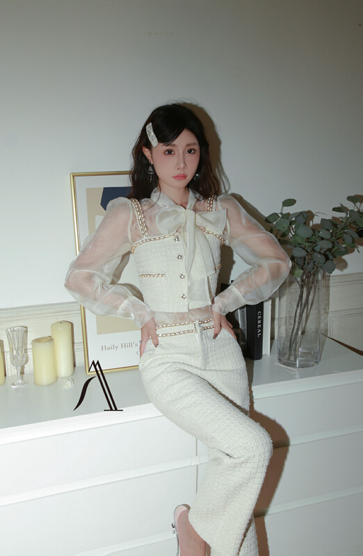 [ALLA EMELIA] Niche high-definition small fragrance vest top wide-leg trousers suit T1690A