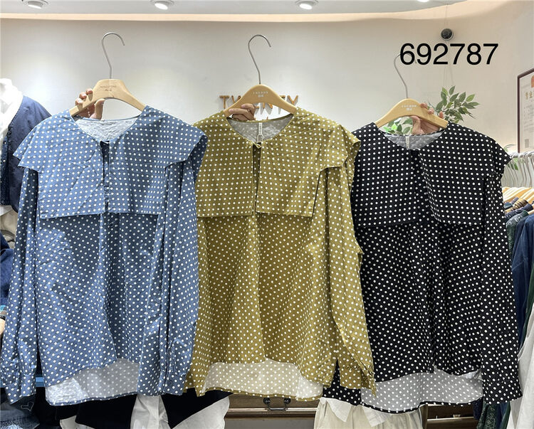 New in autumn! [TWENTY printed wood] Navy collar polka dot fashion shirt 692787# L