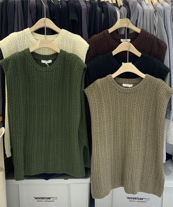 New in autumn! [SANBARA] Retro comfortable slit knitted vest 67910# LSW