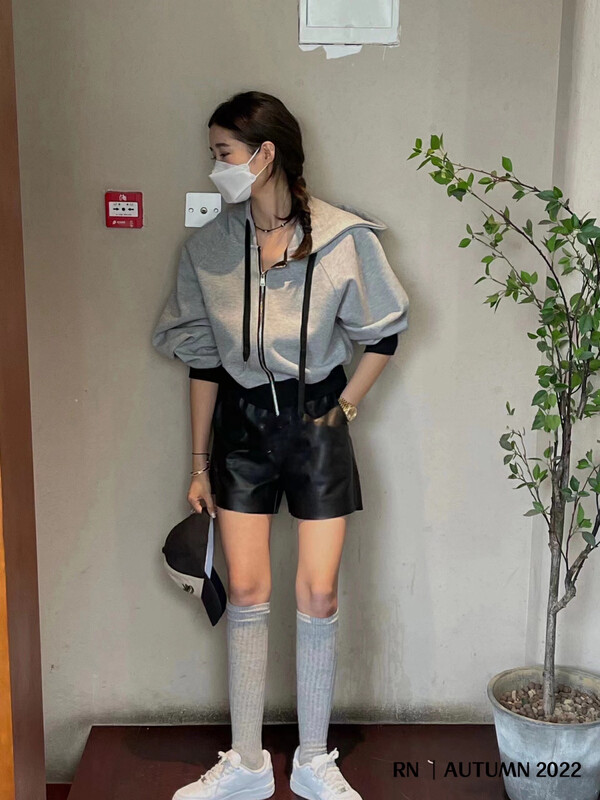 New in autumn! [R N] Korean version of fashionable foreign style solid color simple wind sweater 82886# L