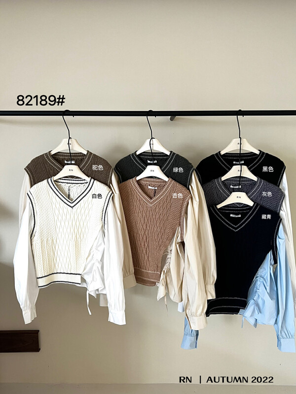 Autumn is new! [R N] V-neck college style fake two thin shirts 82189# L