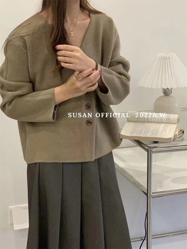 New in autumn! [SUSAN] Korean simple V-neck one-row knitted cardigan 81600# LSW