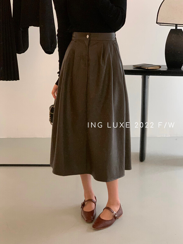 [ING] High-waisted, slim and versatile A-line leather skirt 8155