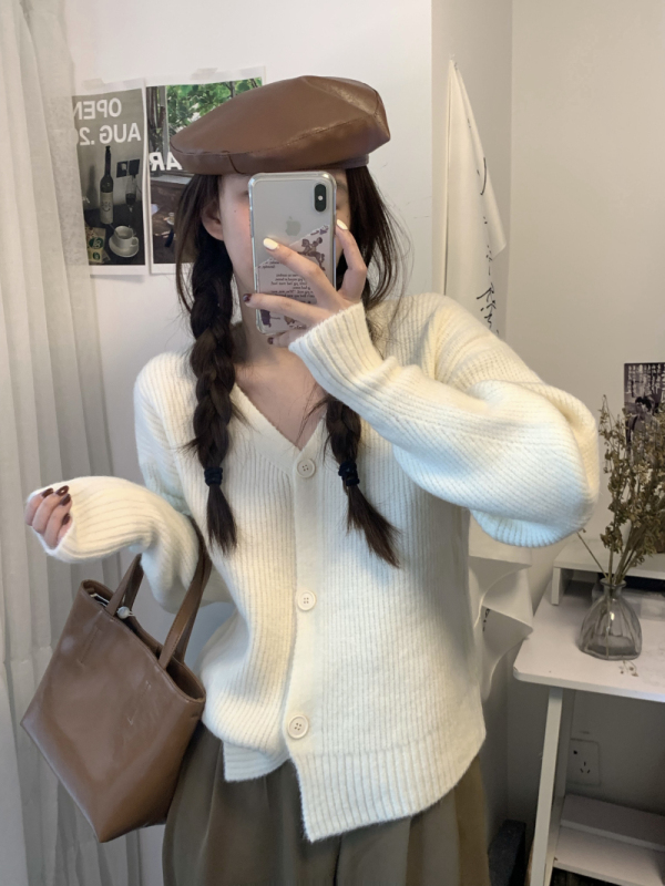 Real shooting real price Korean version ins college style wild British thickened oversized large V-neck striped knitted cardigan