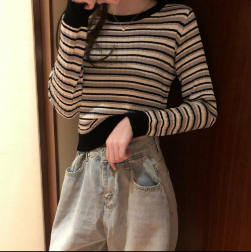 2022 new autumn Korean version slim fit bottoming shirt net red short top clothes striped long-sleeved knitted sweater women