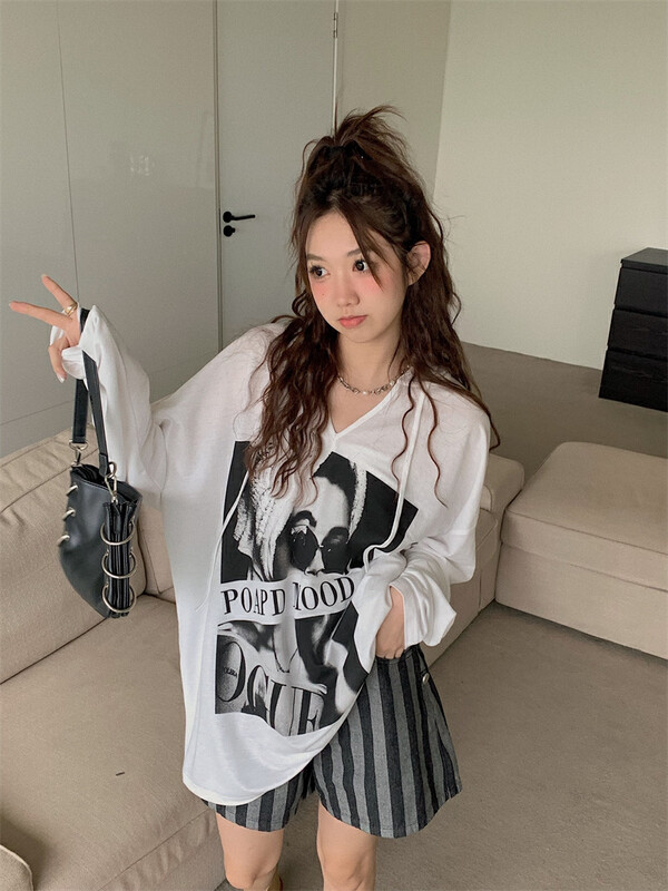 New in early autumn! [Timely rain] Street design sense hooded portrait printing long-sleeved T-shirt R1111# WPL