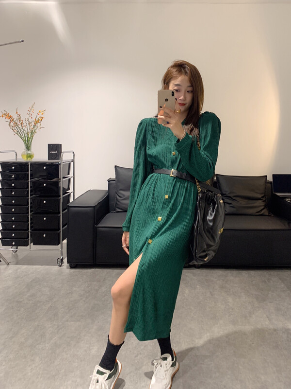 Autumn is new!【VANESSA】Korean texture waist V-neck puff sleeve dress (with belt) 6810# OZQ