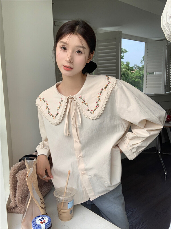 Autumn is new! [Timely rain] Korean style ins retro design lace hook flower doll collar loose all-match shirt A2658# WPL