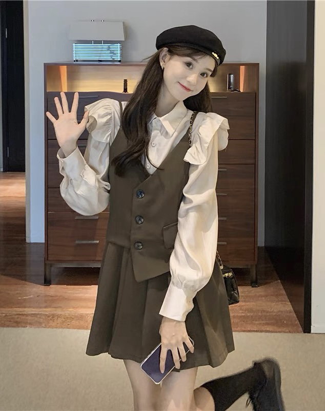 Autumn is new! [JH] Net red ruffled shirt + pleated suspender dress suit 42731# PCZ