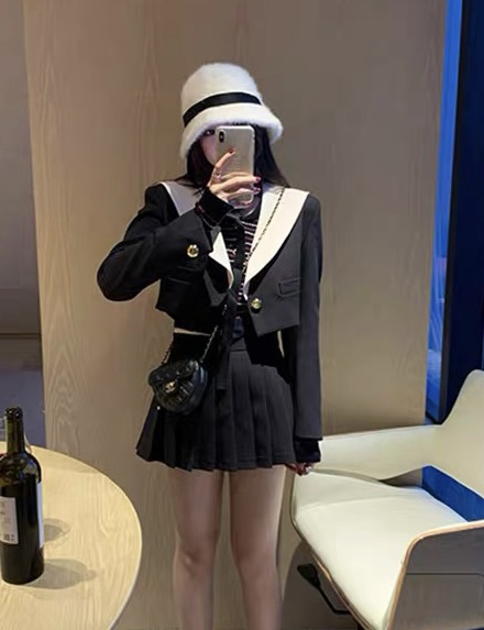 Autumn is new! [JH] Xiaoxiang Navy Collar Contrast Color Short Jacket + Pleated Skirt Suit (Only Selling Suits) 42769# PCZ
