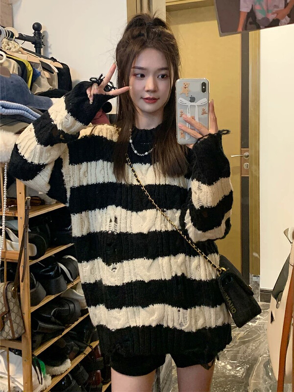 New in autumn! [L.L STUDIO] Contrast stripe ripped hole lazy sweater 77809# PCZ