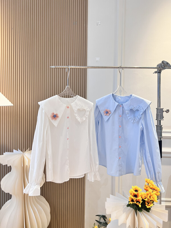 [FEI MAO] Retro love doll collar three-dimensional flower loose Hong Kong style long-sleeved shirt shirt Z-4621