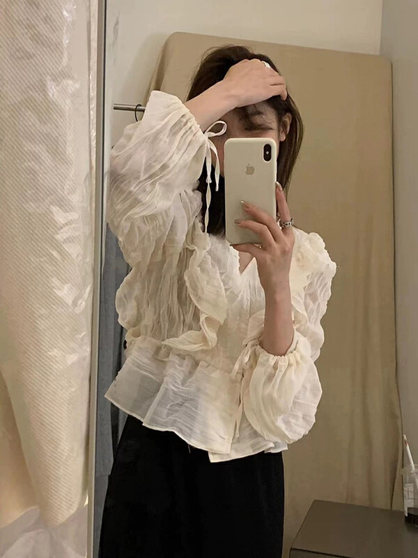 New in autumn! [L.L STUDIO] v-neck puff sleeves pleated ruffled shirt 78022# PCZ