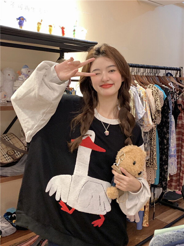 New in autumn! [Timely rain] Hanfeng ins sweet design sense hit color stitching cartoon three-dimensional big white sweater A21749# WPL