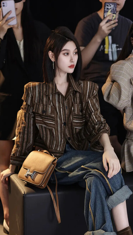 New in autumn! [SAVAGE] Western-style hot girl lapel vertical striped loose short coat E9862# WPL