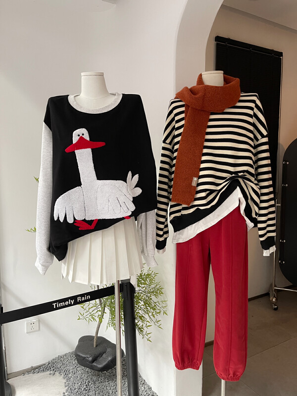 New in autumn! [Timely rain] Korean style ins lazy design striped loose fake two-piece sweater A2725# WPL