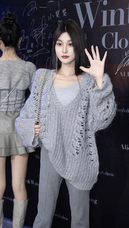 New in autumn! [SAVAGE] Versatile lazy V-neck twist warm sweater E9913# WPL