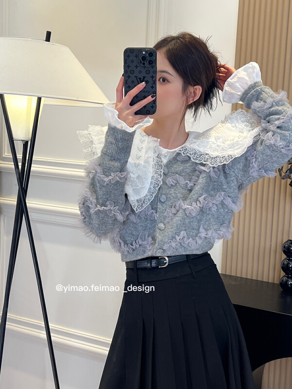 【FEI MAO】Gentle and sweet heavy industry mesh stitching knitted early autumn V-neck long-sleeved warm sweater Z-3095# CQW