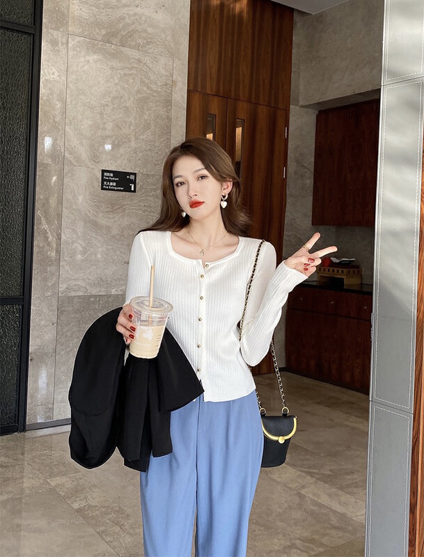 【FEI MAO】Mage square collar solid color bottoming shirt Z-2403