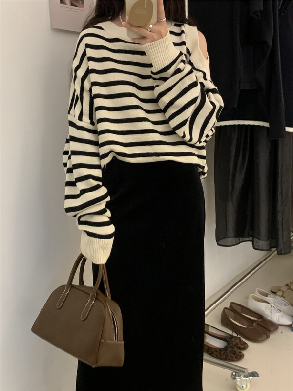 New in autumn! [ARE YOU] hollow striped loose and comfortable warm sweater 197# L