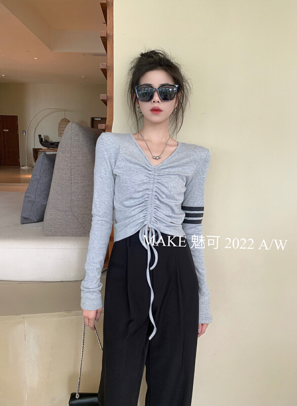 Original price 66.55! New in early autumn! [MAKE Charm] temperament woman V-neck drawstring sleeve three-bar design small shirt 50216# OZQ