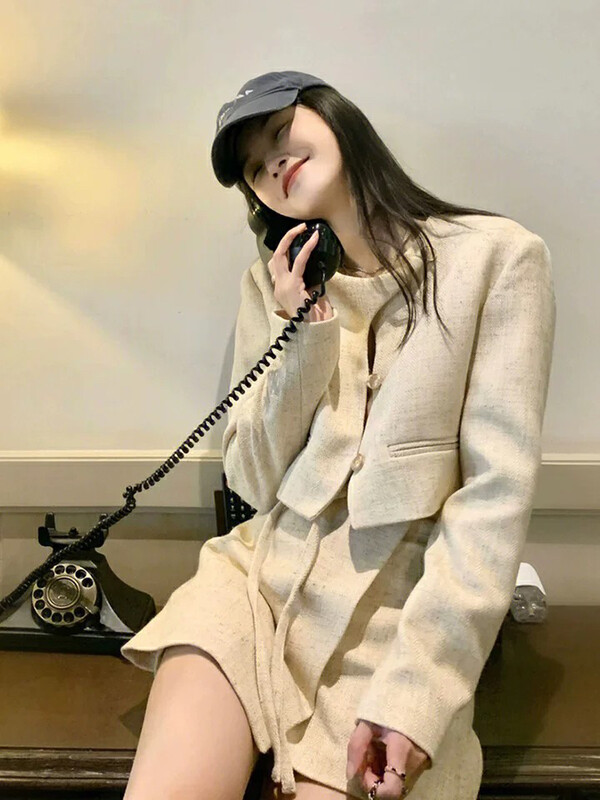 Autumn is new! [L.L STUDIO] Korean version of long-sleeved buttoned jacket + high-waisted slim skirt suit (with waist rope) 77995# PCZ