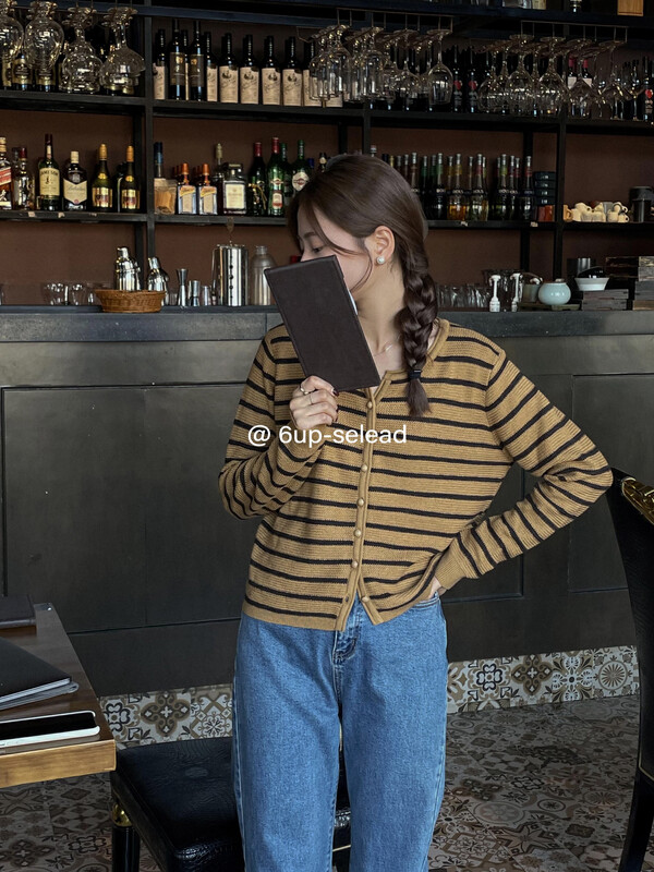 Autumn is new! [6-UP] Korean striped age-reducing casual knitted cardigan 69183# CQW