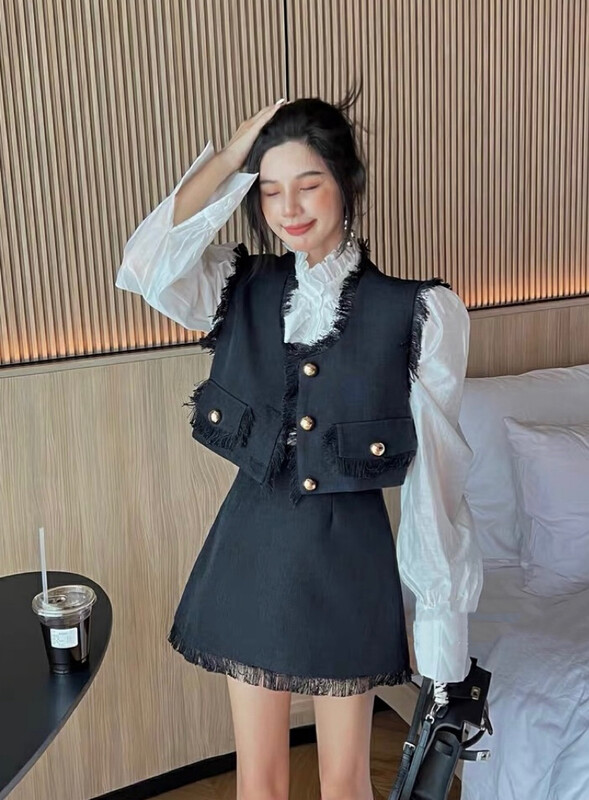 Autumn is new! [JH] Net red Xiaoxiang vest + stand-up collar shirt + slim skirt suit 42904# PCZ